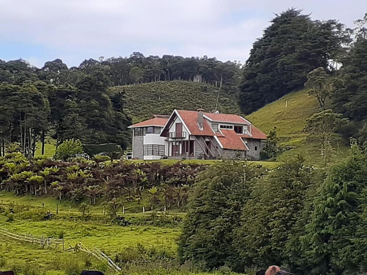 Chacara Com Wi-Fi, Churrasqueira E Lazer Em 库尼亚 外观 照片